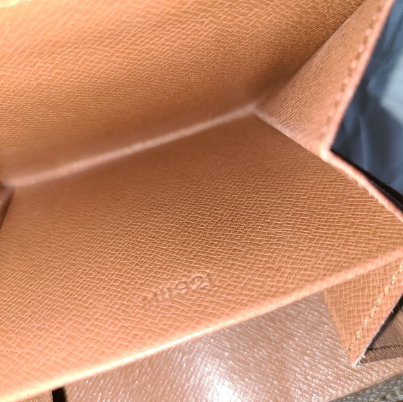 Louis Vuitton Wallet - Picture 7 of 9